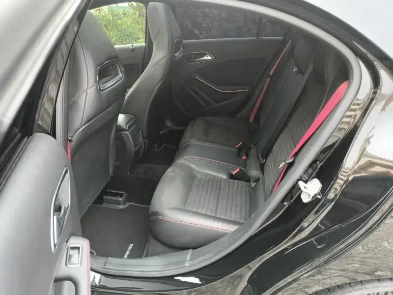 Mercedes-Benz A 45 AMG 4-Matic 20