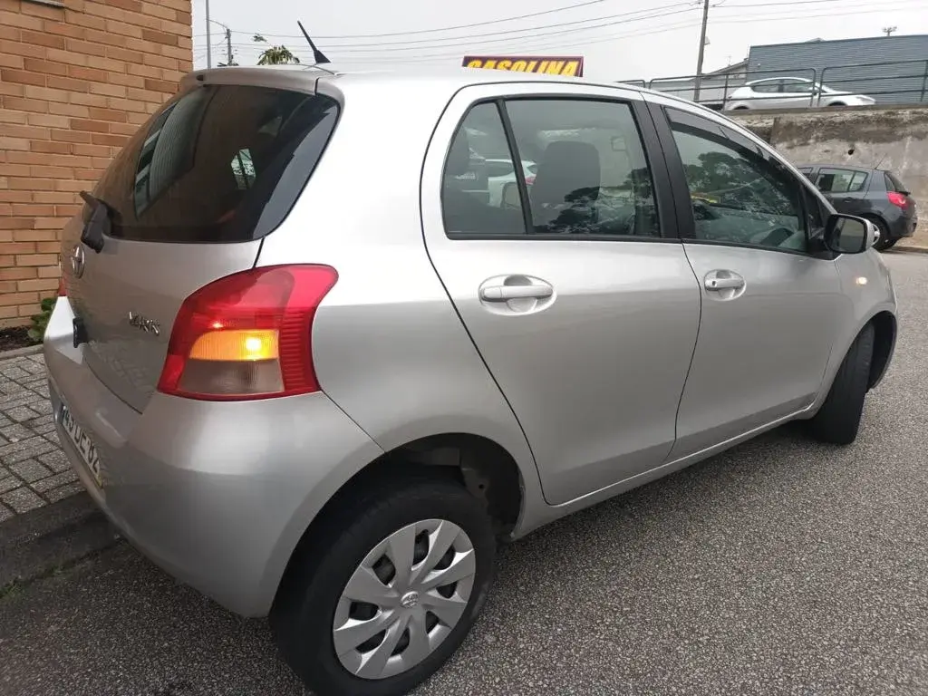 Toyota Yaris 1.0 VVT-i AC 3