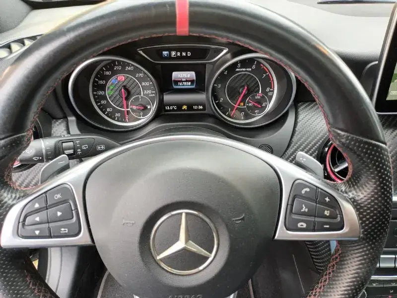 Mercedes-Benz A 45 AMG 4-Matic 13