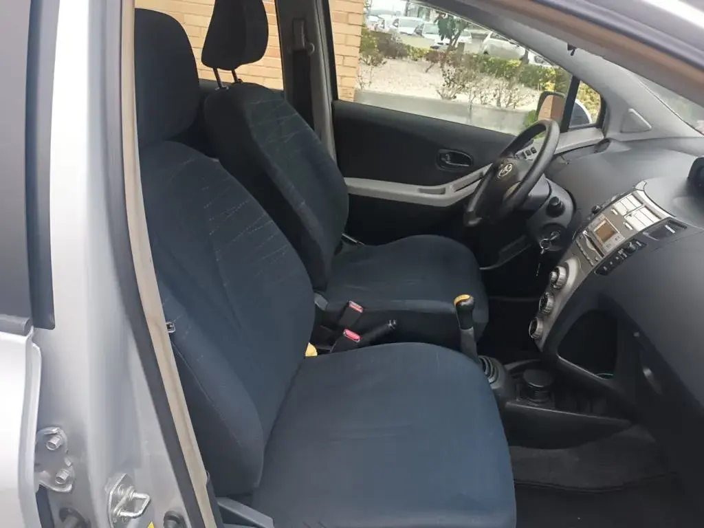 Toyota Yaris 1.0 VVT-i AC 10