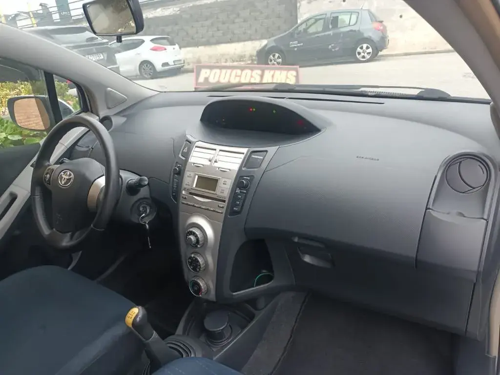 Toyota Yaris 1.0 VVT-i AC 9