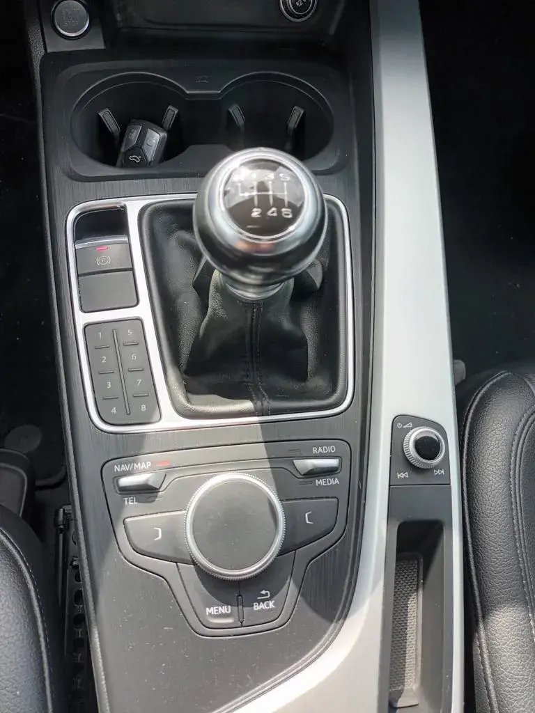 Audi A4 Avant 2.0 TDi Business Line S-line 19