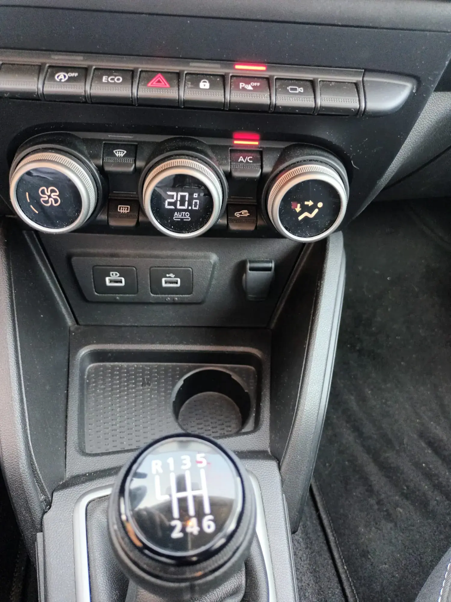 Dacia Duster 1.0 TCe Journey 12