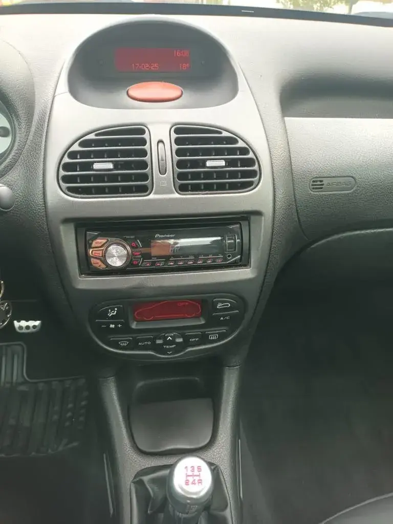 Peugeot 206 CC 2.0 14