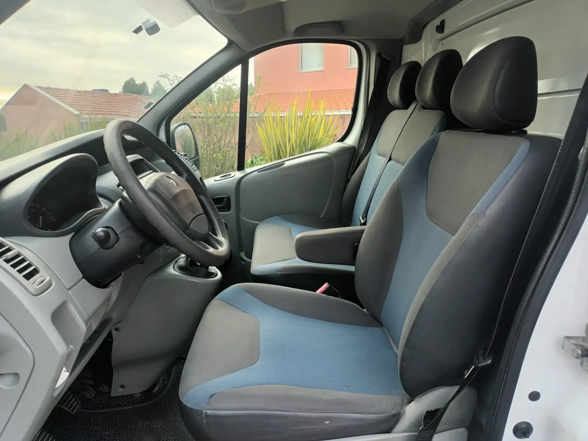Renault Trafic 2.0 dCi L2H2 1.2T90 15