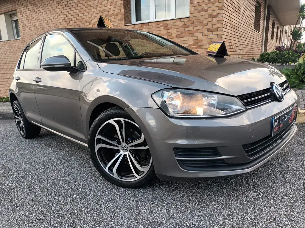 Volkswagen Golf 1.6 TDi Confortline 5