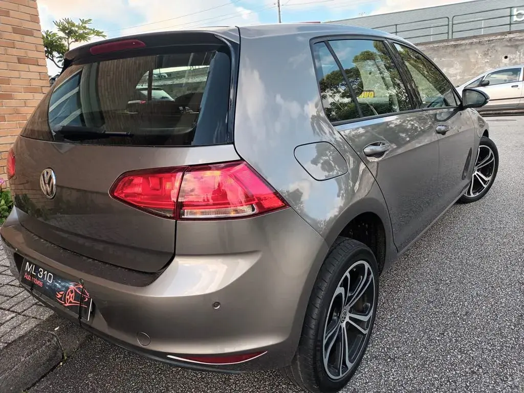 Volkswagen Golf 1.6 TDi Confortline 8