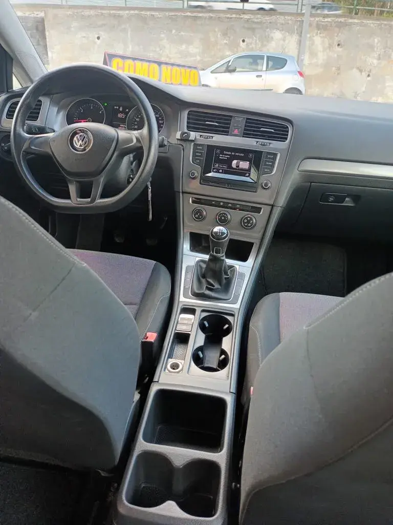 Volkswagen Golf 1.6 TDi Confortline 17