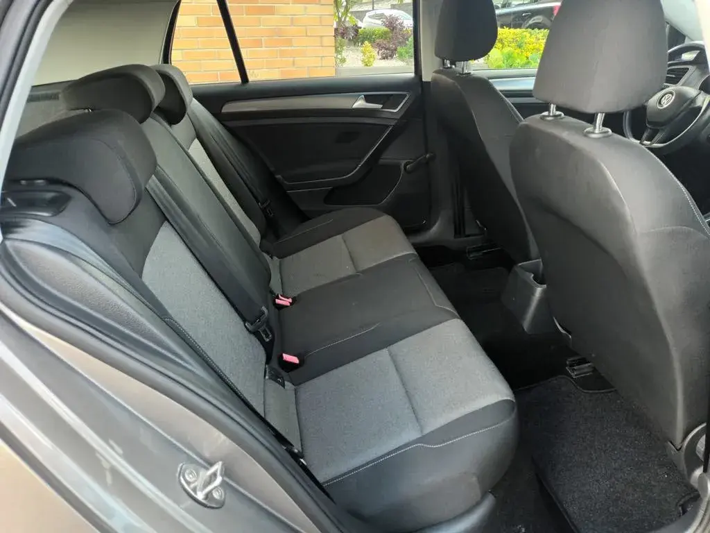 Volkswagen Golf 1.6 TDi Confortline 20