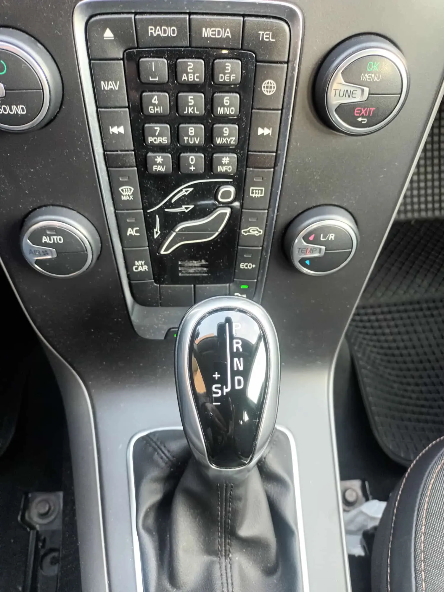 Volvo V40 Cross Country 2.0 D3 Geartronic 18