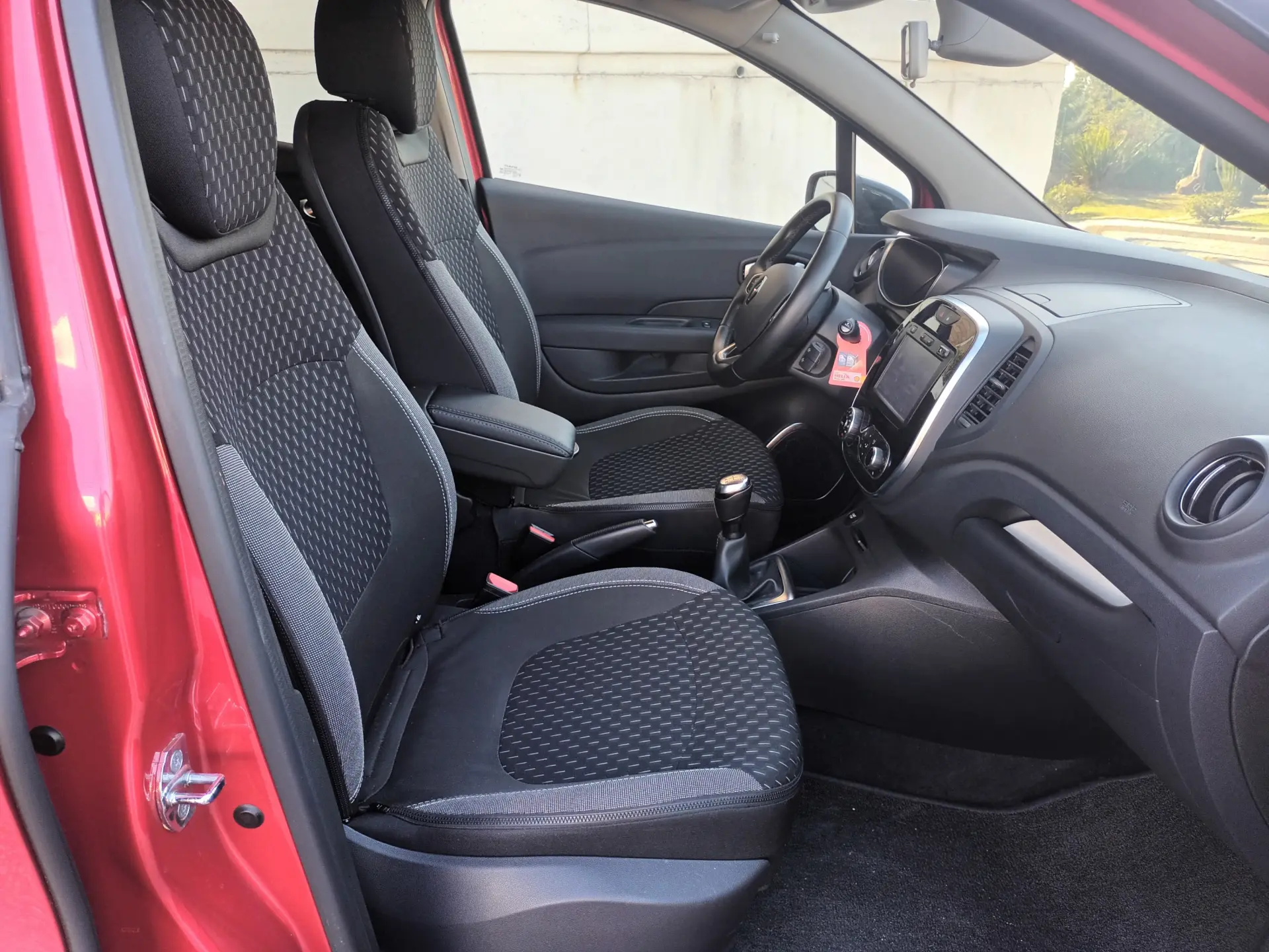 Renault Captur 1.0 TCe Exclusive 13