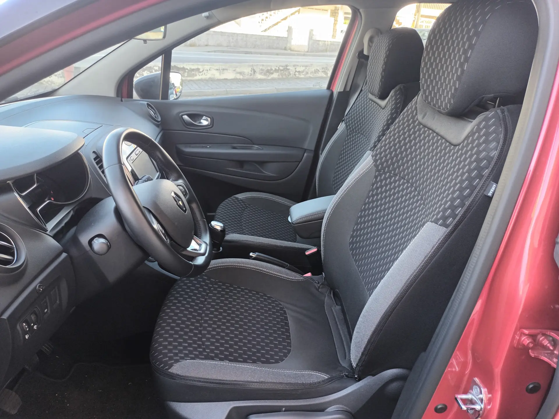 Renault Captur 1.0 TCe Exclusive 9