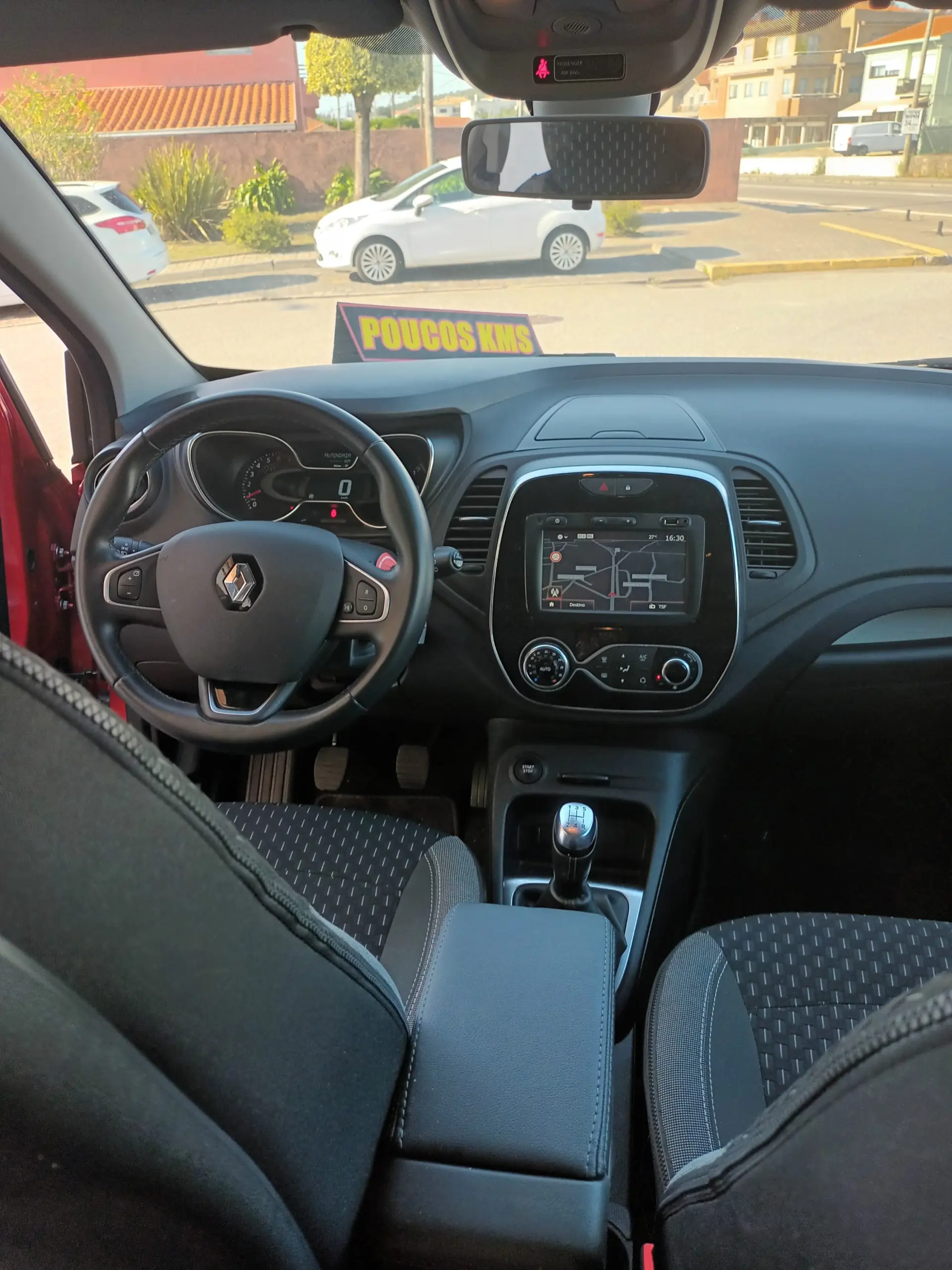 Renault Captur 1.0 TCe Exclusive 16