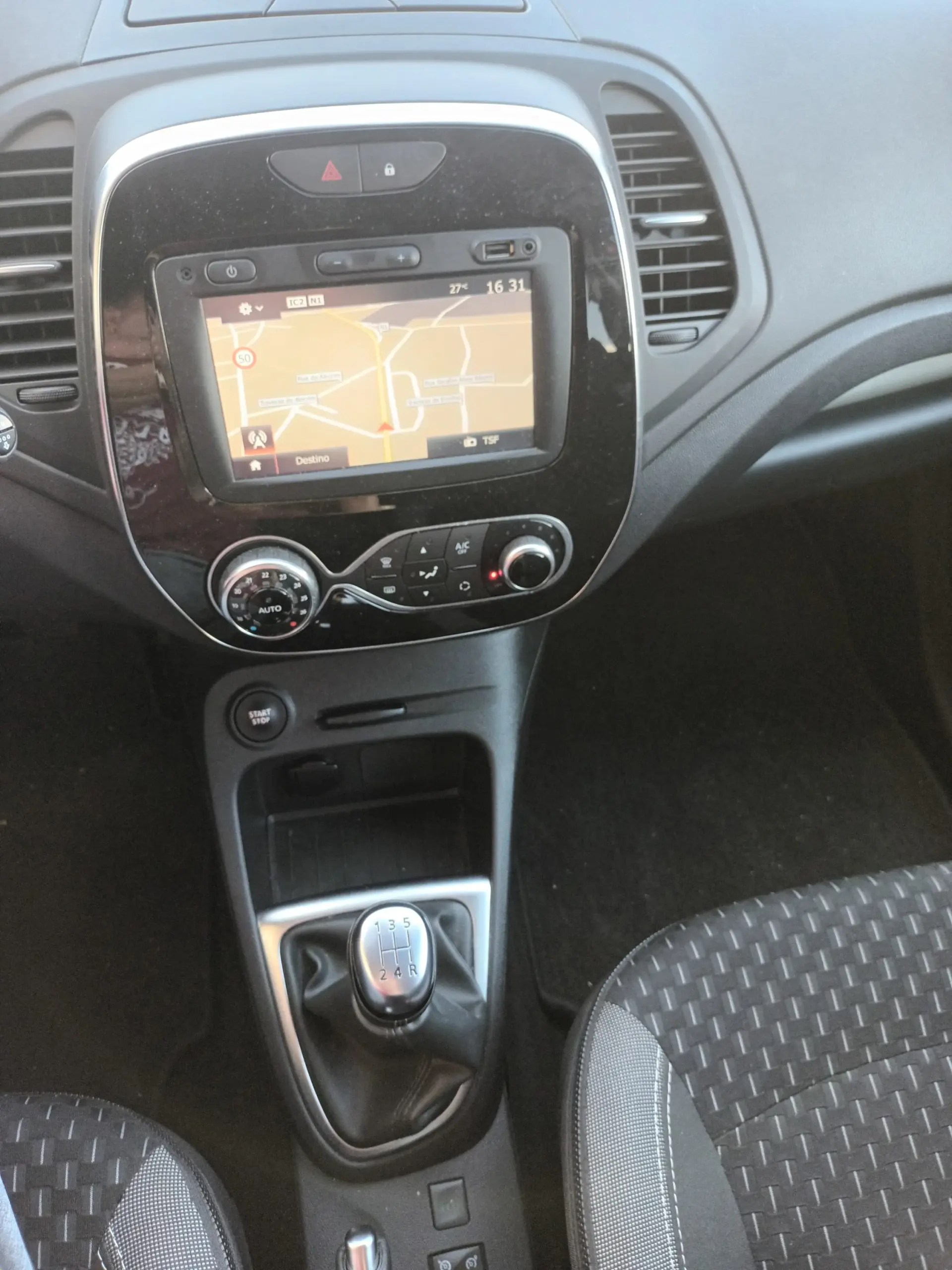Renault Captur 1.0 TCe Exclusive 18