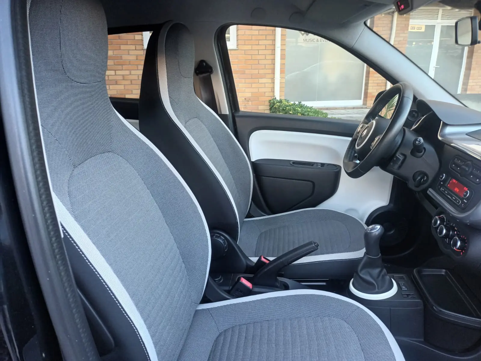 Renault Twingo 1.0 SCe Limited 11