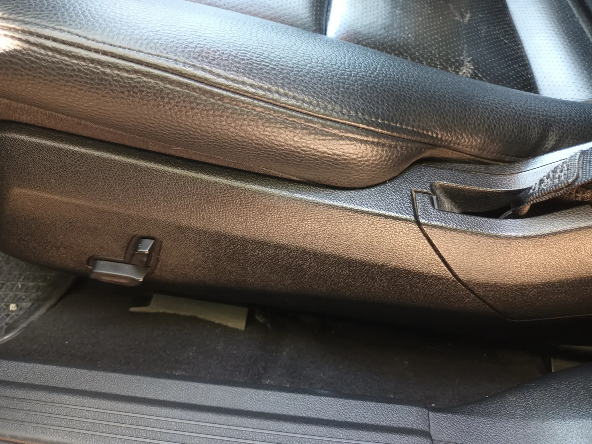 Mercedes-Benz E 200 BlueTEC Avantgarde Auto 19