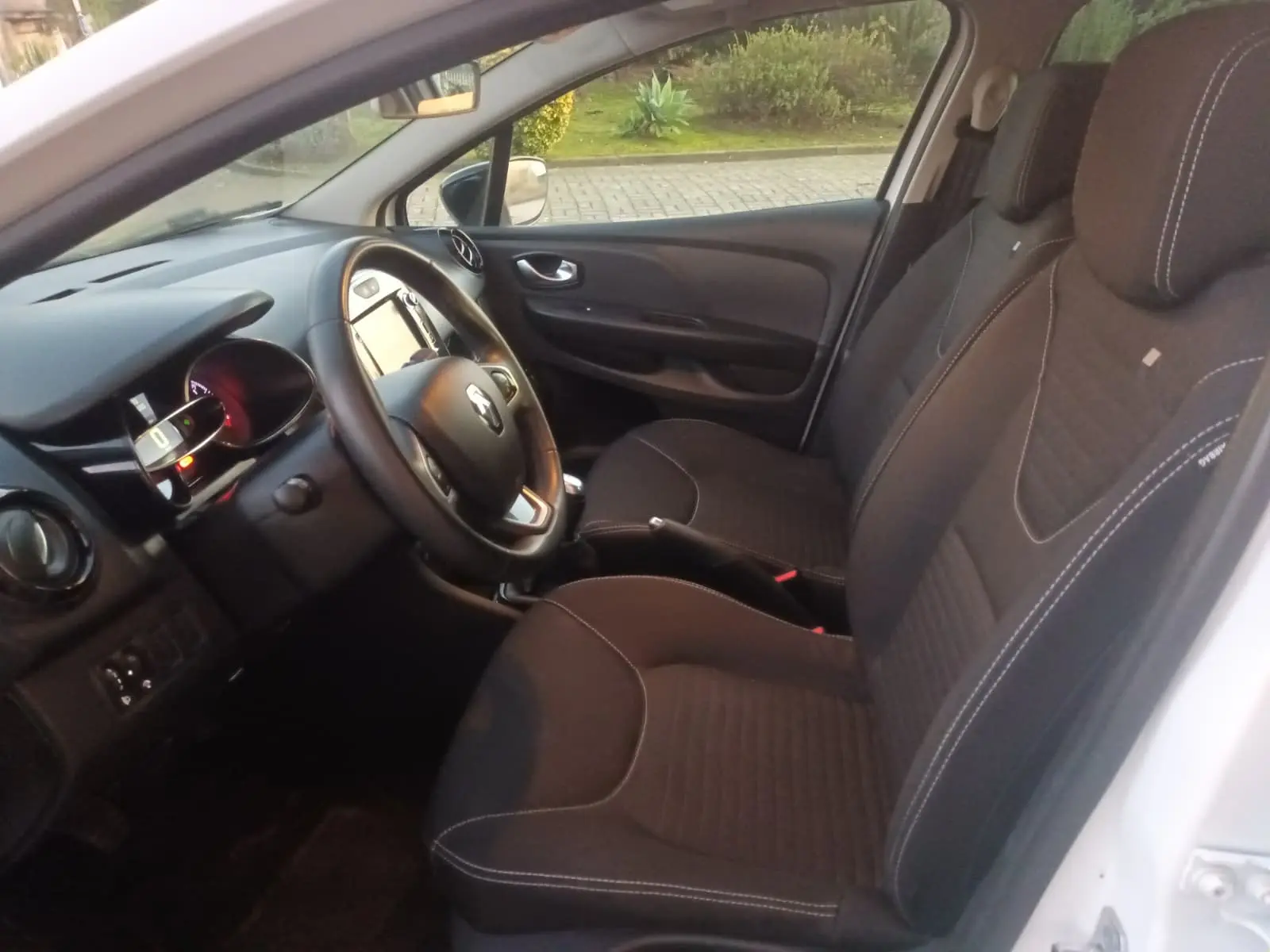 Renault Clio 1.2 Zen 15