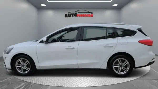 Ford Focus SW 1.5 TDCi EcoBlue Connected 6