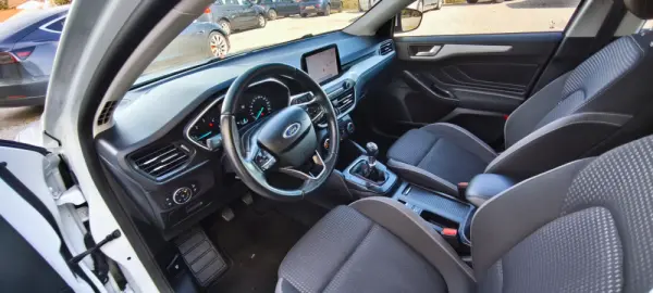 Ford Focus SW 1.5 TDCi EcoBlue Connected 14