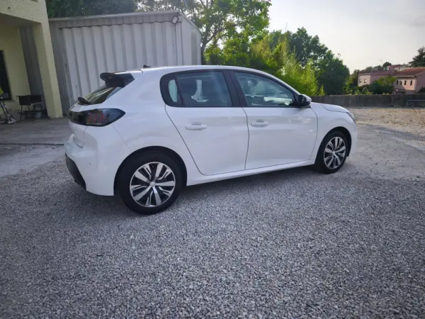 Peugeot 208 1.2 PureTech Active 32
