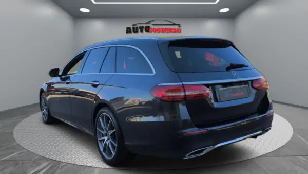 Mercedes-Benz E 220 d AMG Line 3