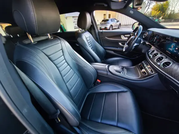 Mercedes-Benz E 220 d AMG Line 12
