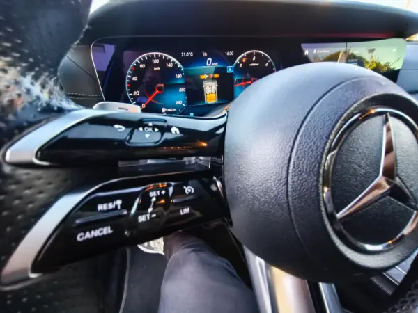 Mercedes-Benz E 220 d AMG Line 19