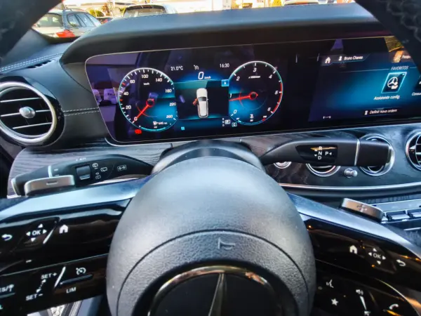 Mercedes-Benz E 220 d AMG Line 20