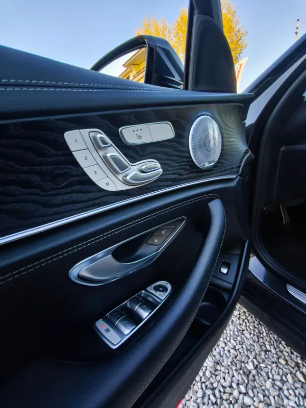 Mercedes-Benz E 220 d AMG Line 25