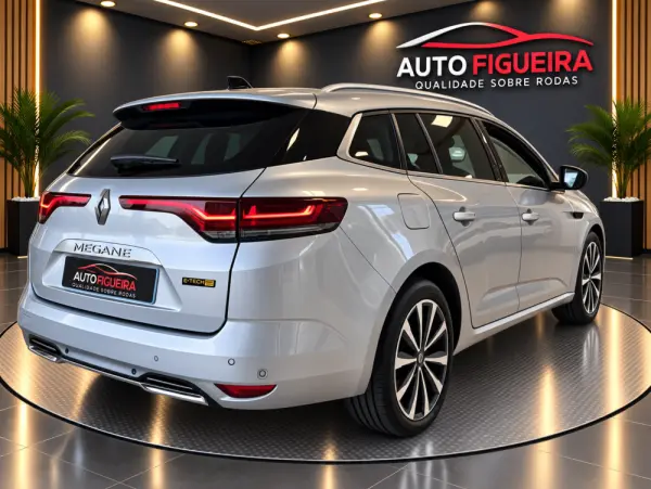 Renault Mégane Sport Tourer 1.6 E-Tech Plug-In Hybrid R.S. Line 3