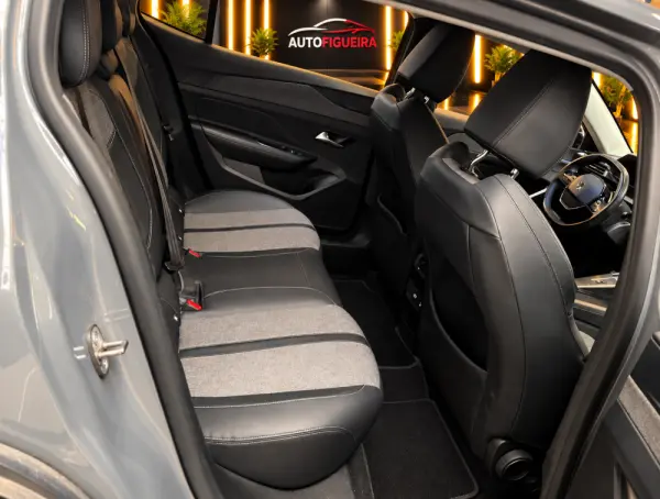 Peugeot 408 1.6 Hybrid Allure Pack e-EAT8 12