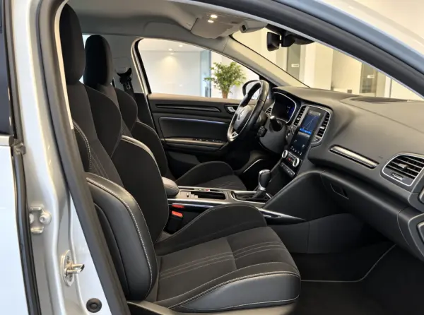 Renault Mégane Sport Tourer 1.6 E-Tech Plug-In Hybrid R.S. Line 8