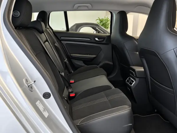 Renault Mégane Sport Tourer 1.6 E-Tech Plug-In Hybrid R.S. Line 10