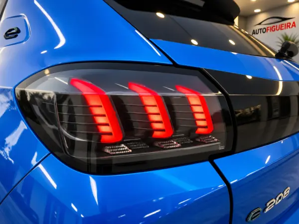 Peugeot e-208 50 kWh GT Line 9
