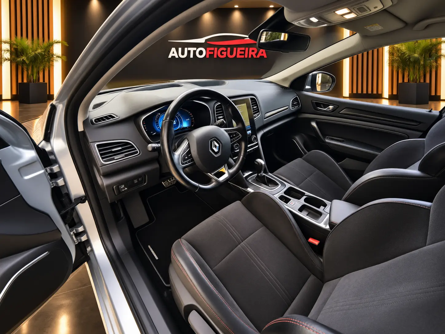 Renault Mégane Sport Tourer 1.6 E-Tech Plug-In Hybrid R.S. Line 23