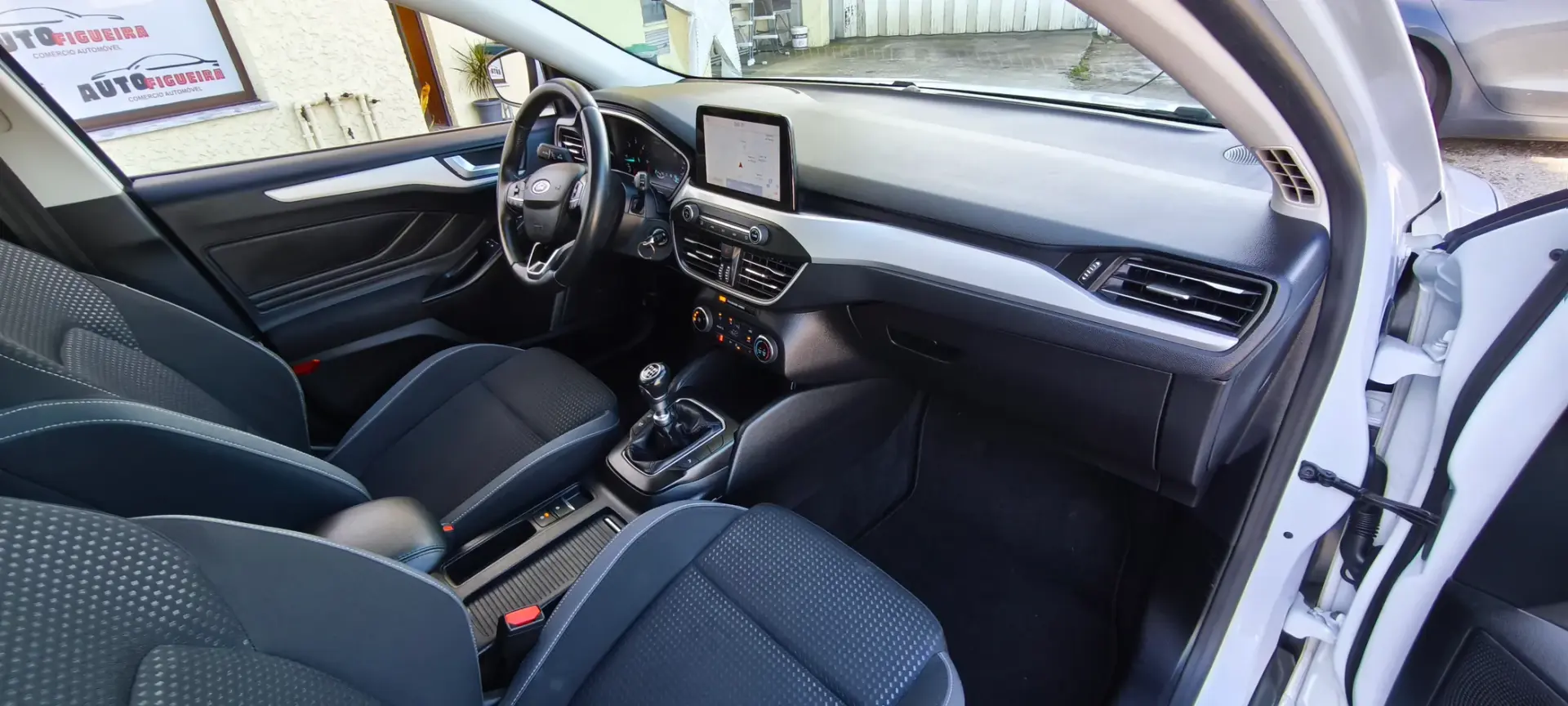 Ford Focus SW 1.5 TDCi EcoBlue Connected 8