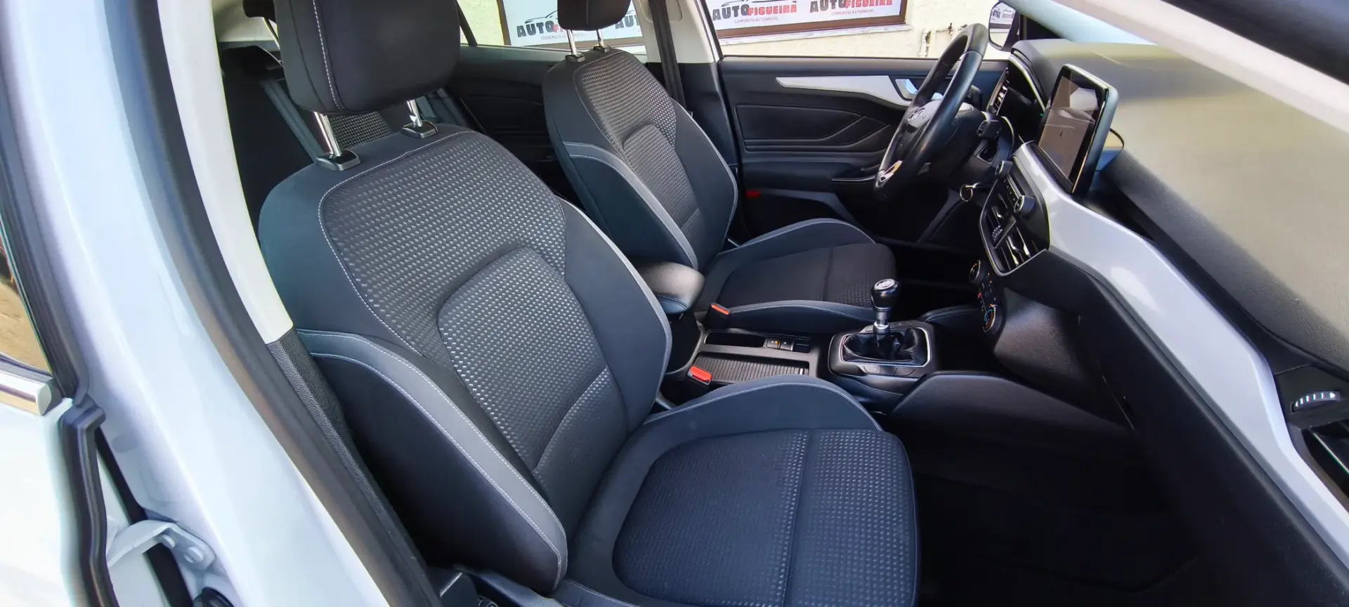 Ford Focus SW 1.5 TDCi EcoBlue Connected 9