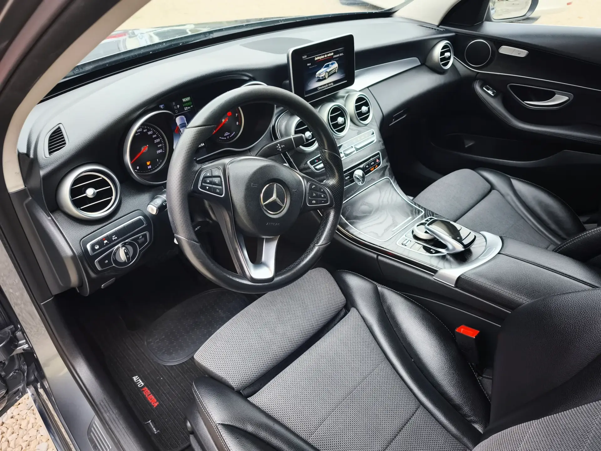 Mercedes-Benz C 350 e 8
