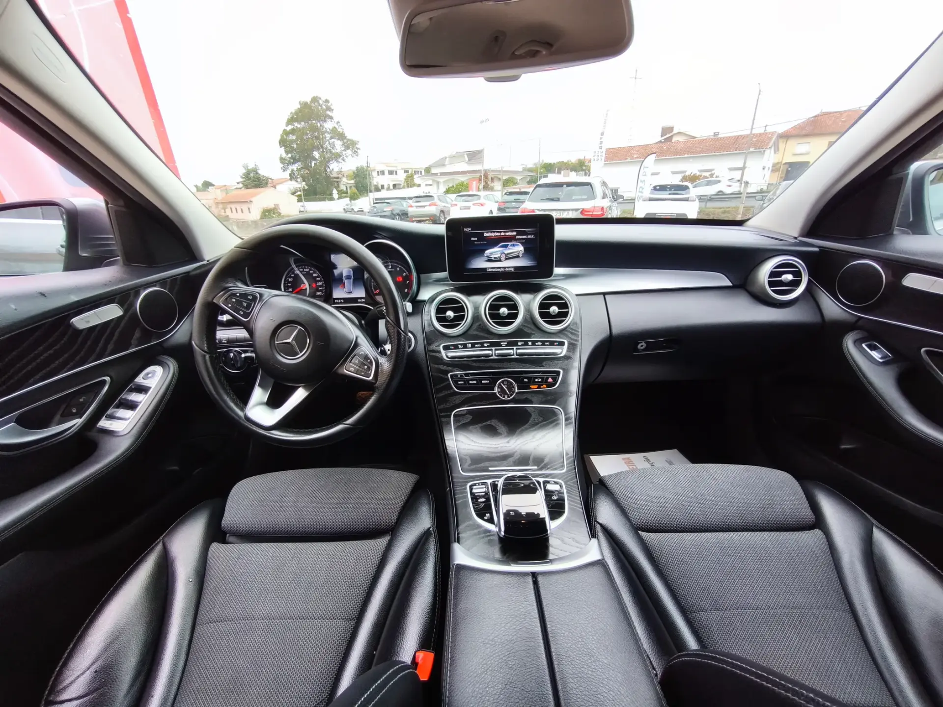 Mercedes-Benz C 350 e 11