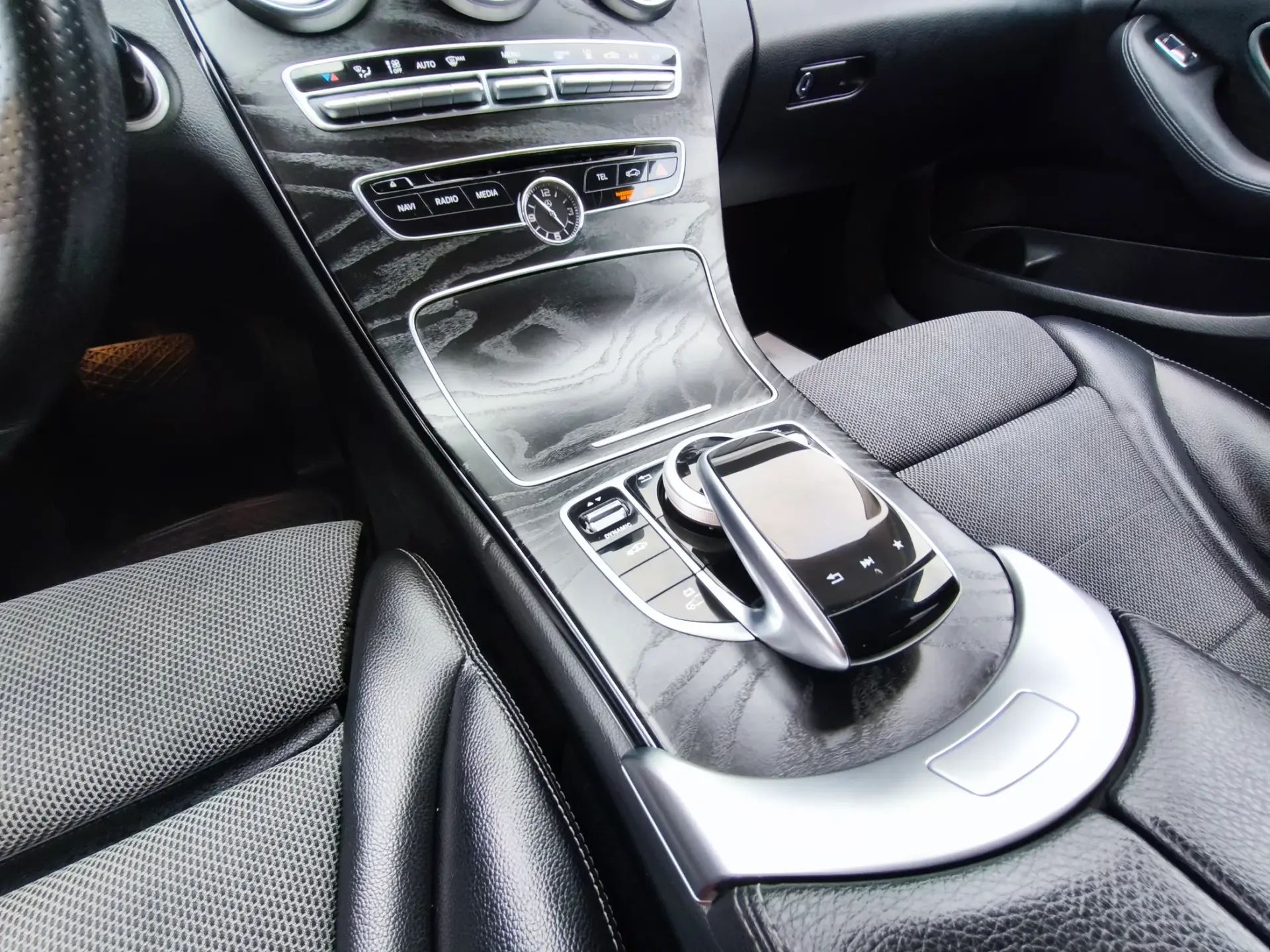 Mercedes-Benz C 350 e 13