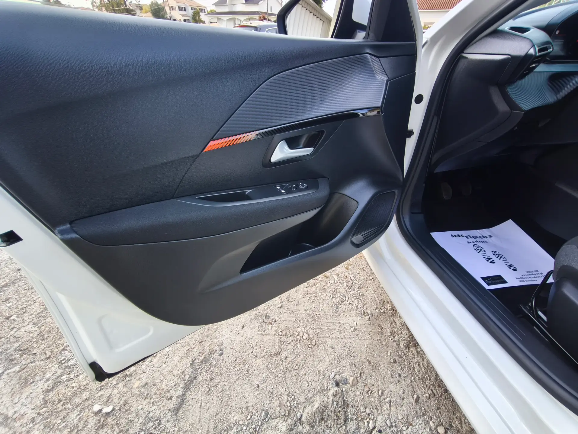 Peugeot 208 1.2 PureTech Active 23