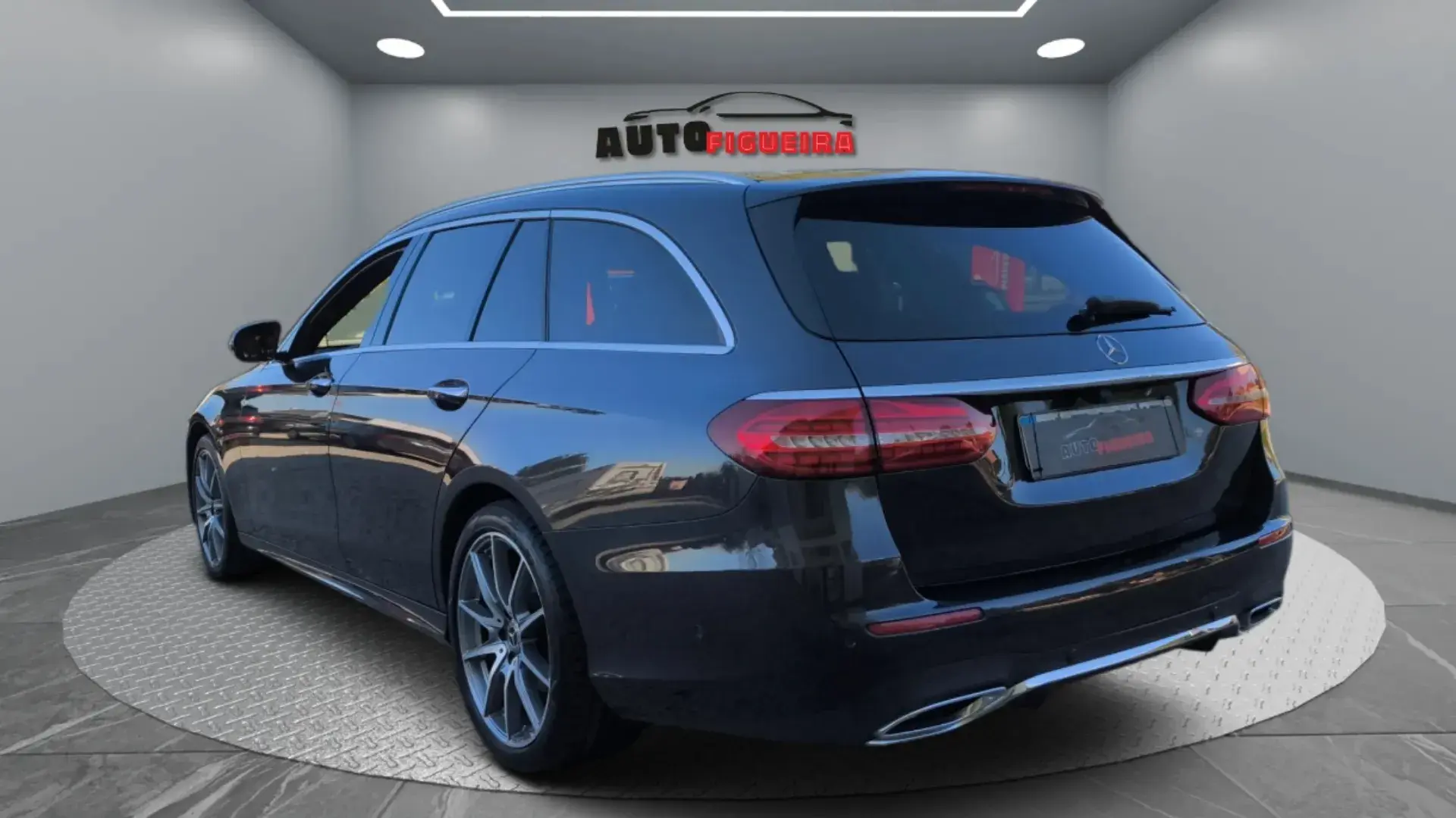 Mercedes-Benz E 220 d AMG Line 3