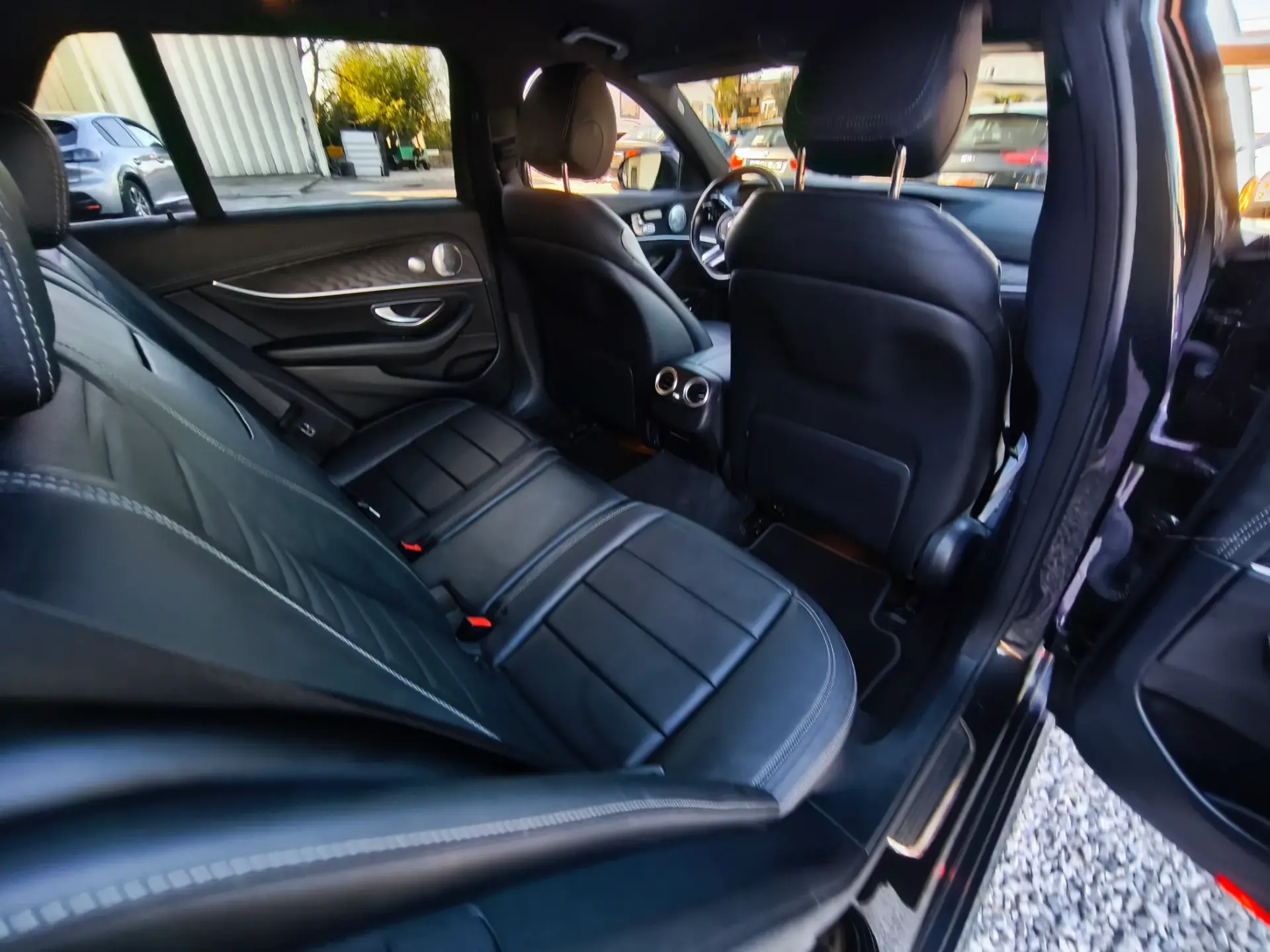 Mercedes-Benz E 220 d AMG Line 11