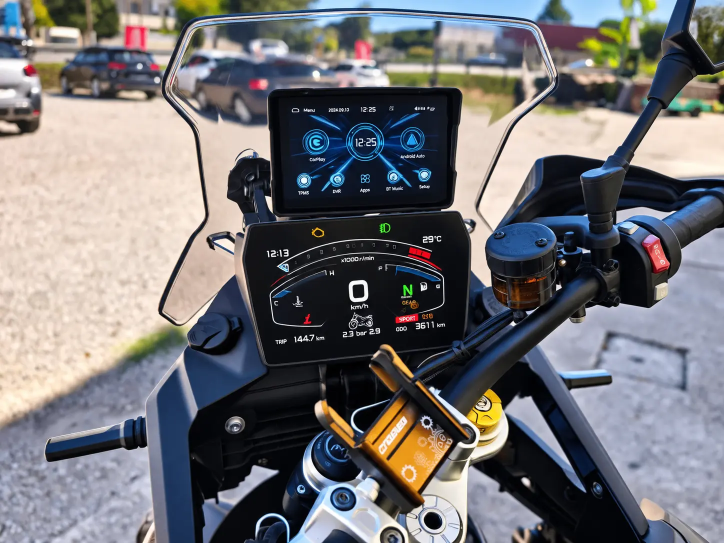 Voge 900DSX 7