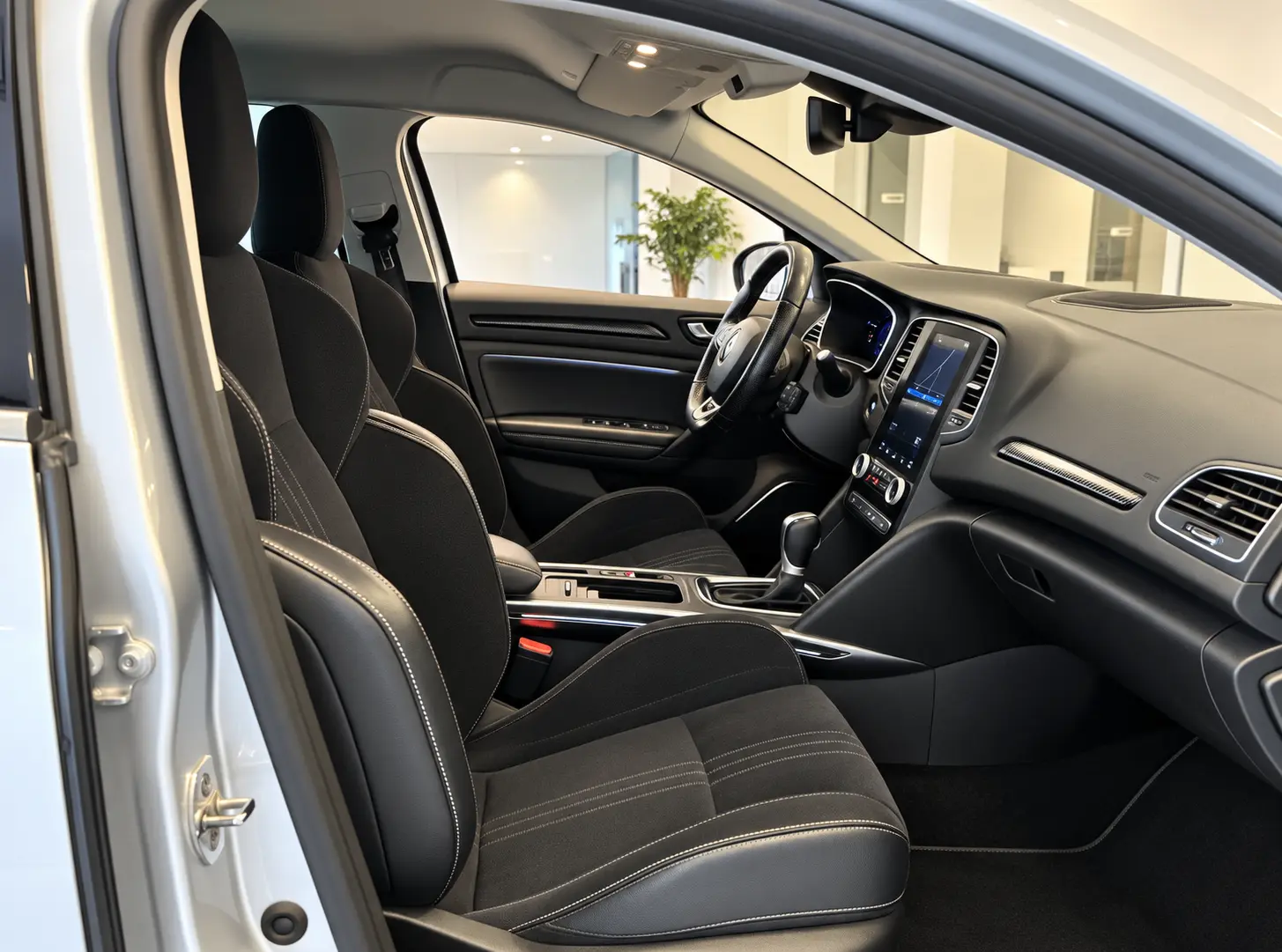 Renault Mégane Sport Tourer 1.6 E-Tech Plug-In Hybrid R.S. Line 8