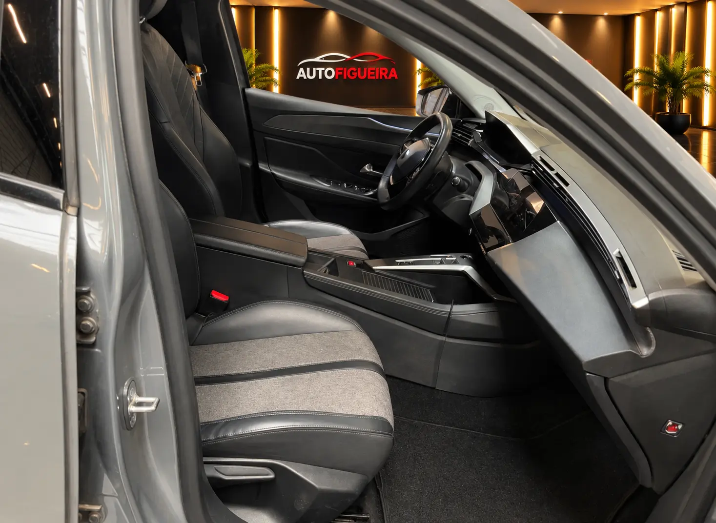 Peugeot 408 1.6 Hybrid Allure Pack e-EAT8 10