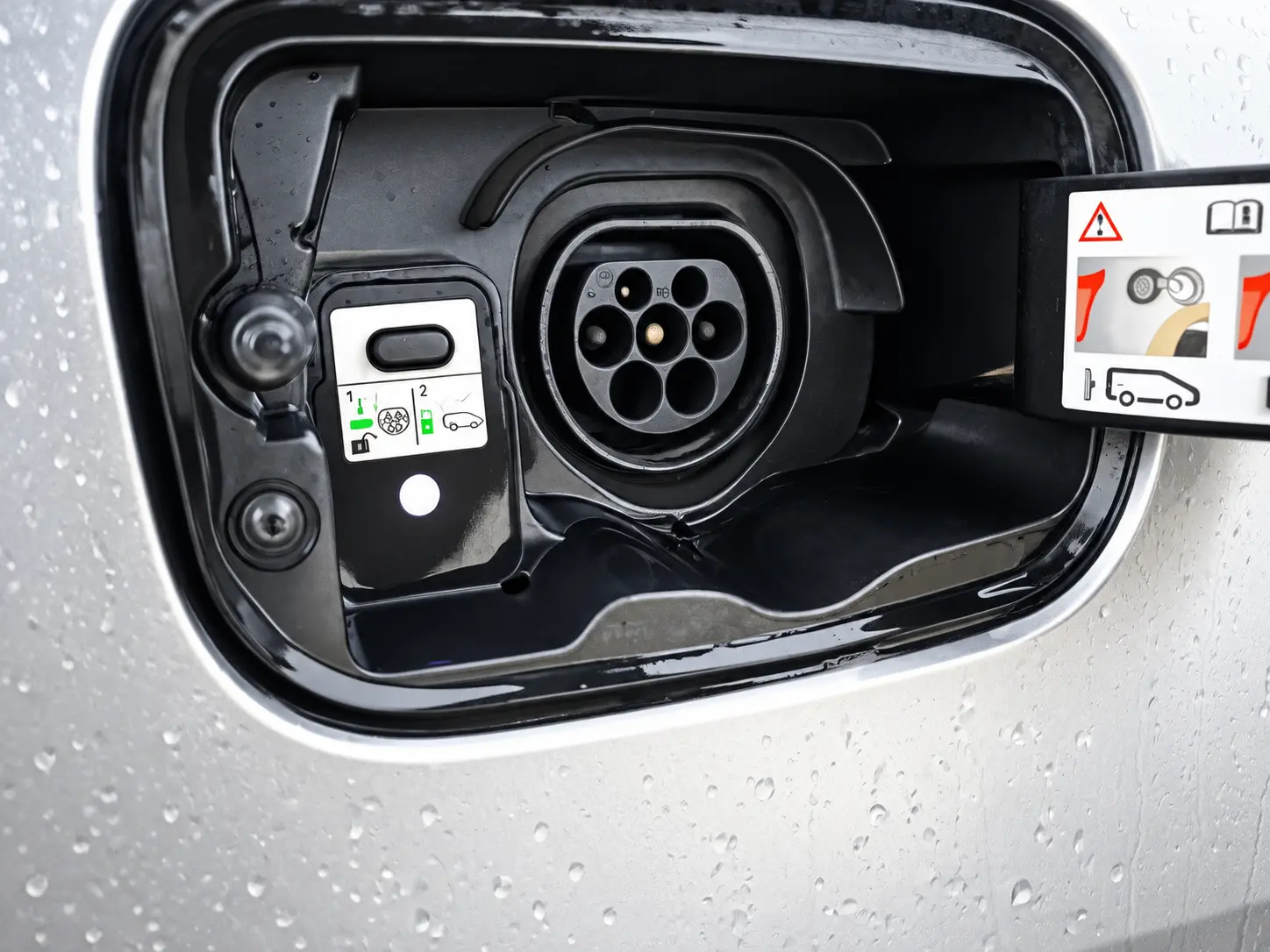 Renault Mégane Sport Tourer 1.6 E-Tech Plug-In Hybrid R.S. Line 28