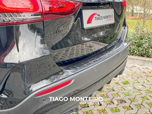 Mercedes-Benz GLA 250 e AMG Line 12