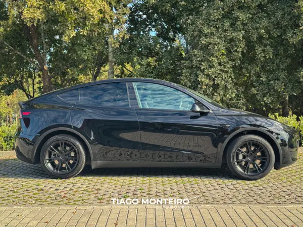 Tesla Model Y Tração Traseira 25