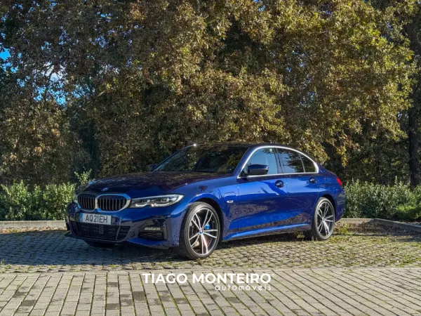 BMW 320 e Pack M Auto (2021-2022) 8